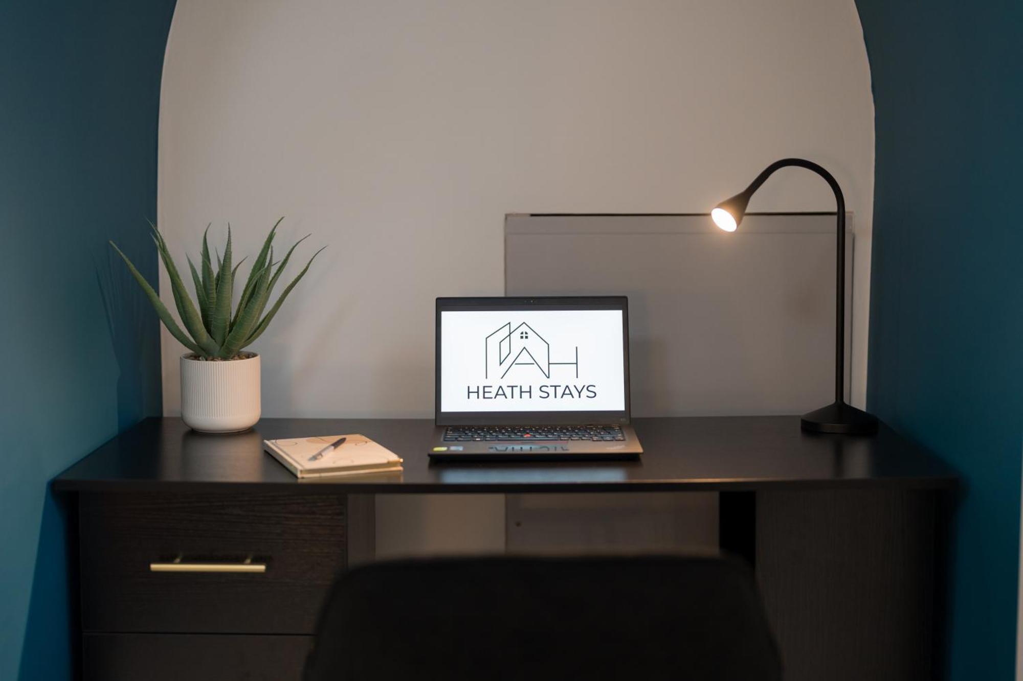 Luxurious 2 Bed Birmingham House Free Parking - Sleeps 6 Leilighet Eksteriør bilde