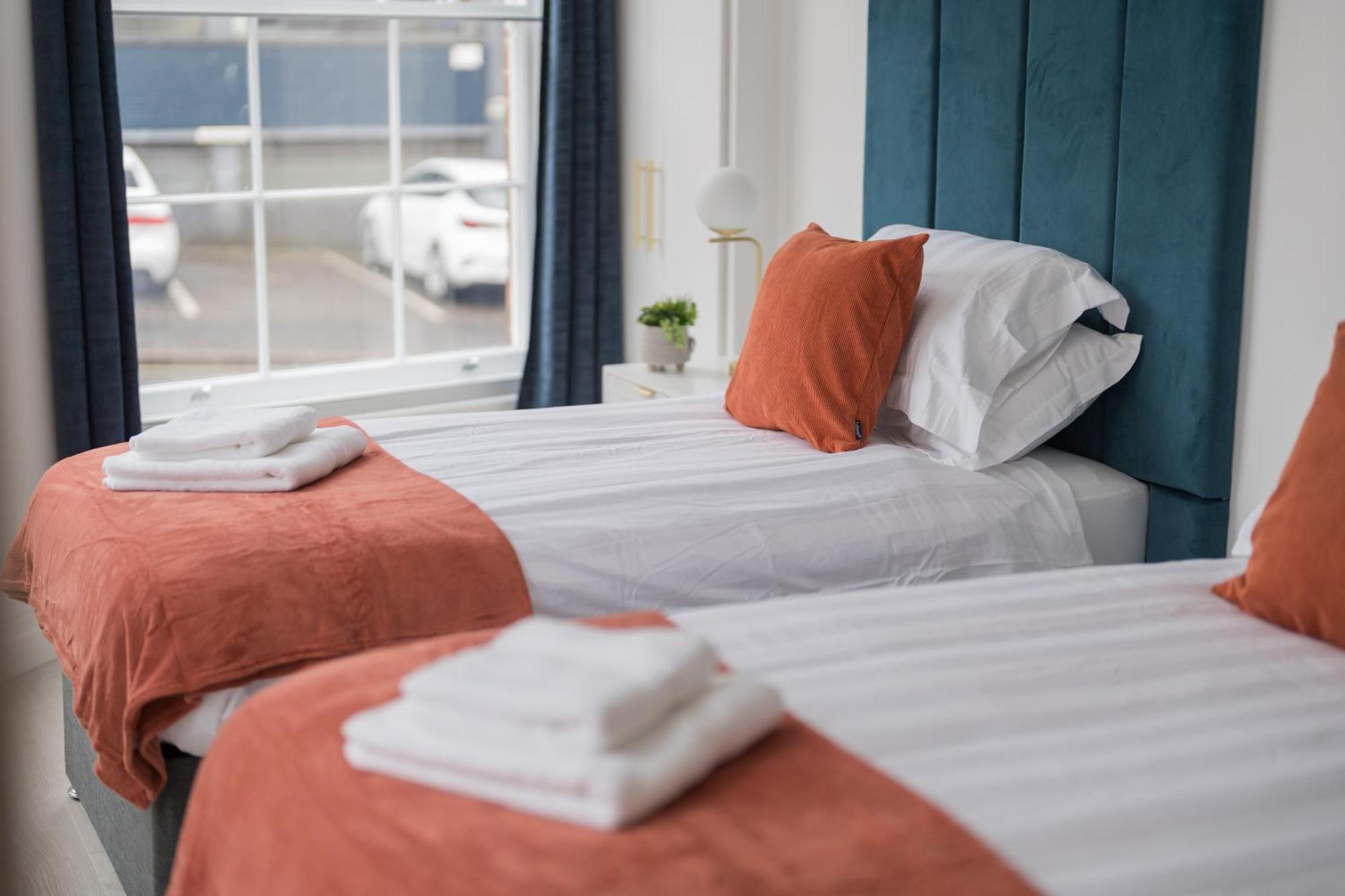 Luxurious 2 Bed Birmingham House Free Parking - Sleeps 6 Leilighet Eksteriør bilde