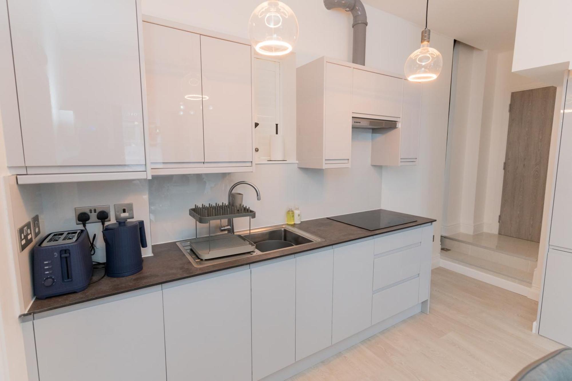 Luxurious 2 Bed Birmingham House Free Parking - Sleeps 6 Leilighet Eksteriør bilde