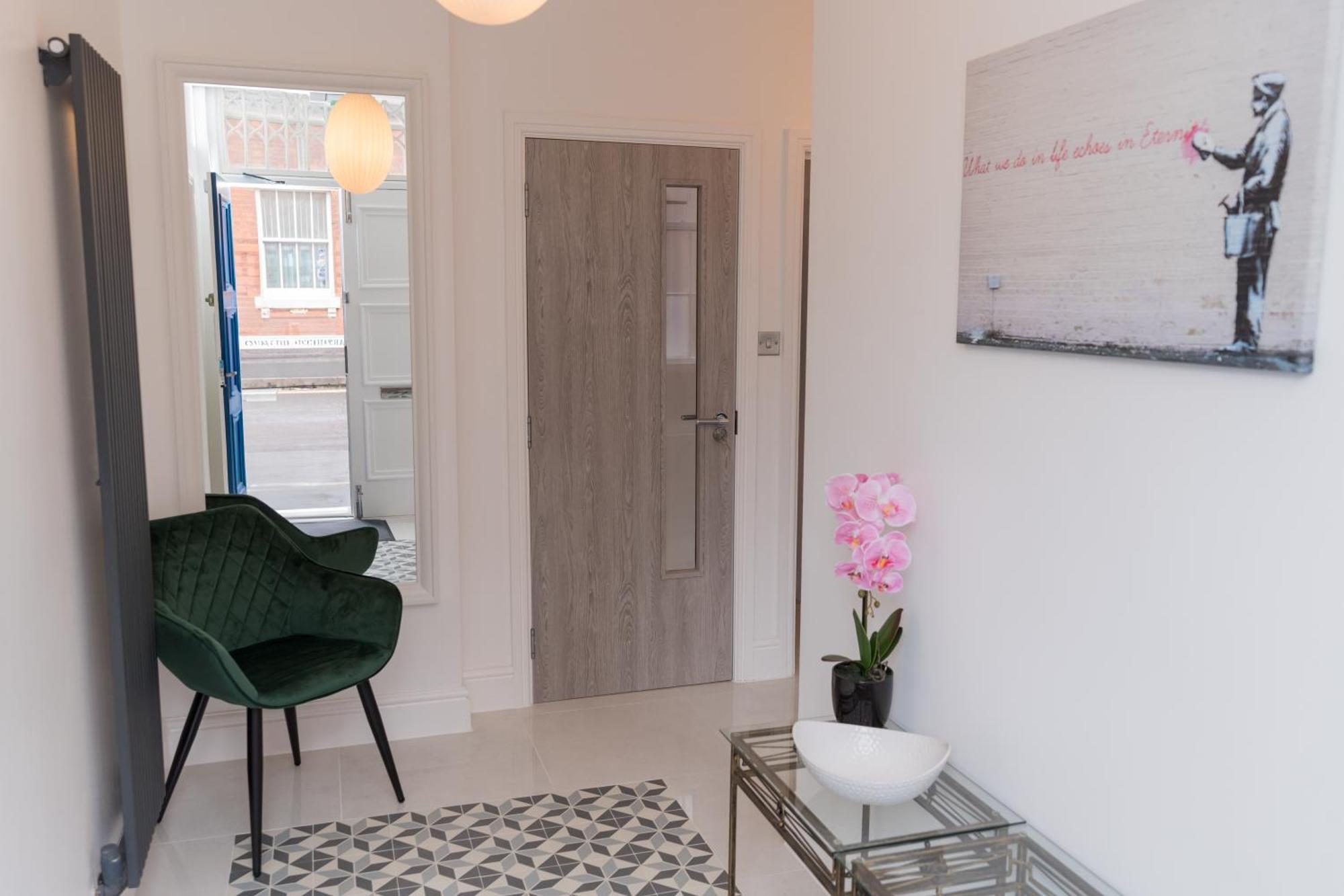 Luxurious 2 Bed Birmingham House Free Parking - Sleeps 6 Leilighet Eksteriør bilde