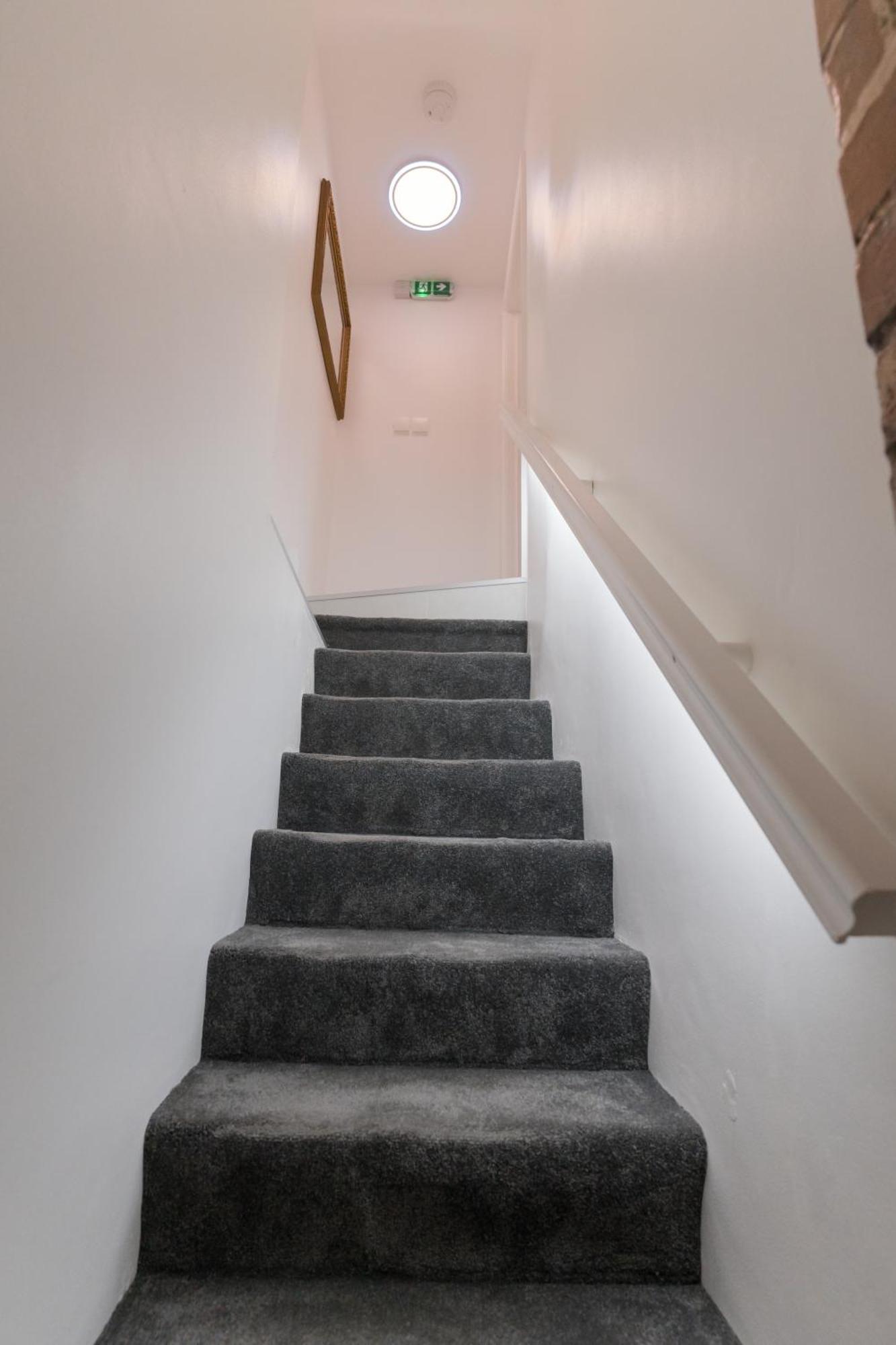Luxurious 2 Bed Birmingham House Free Parking - Sleeps 6 Leilighet Eksteriør bilde