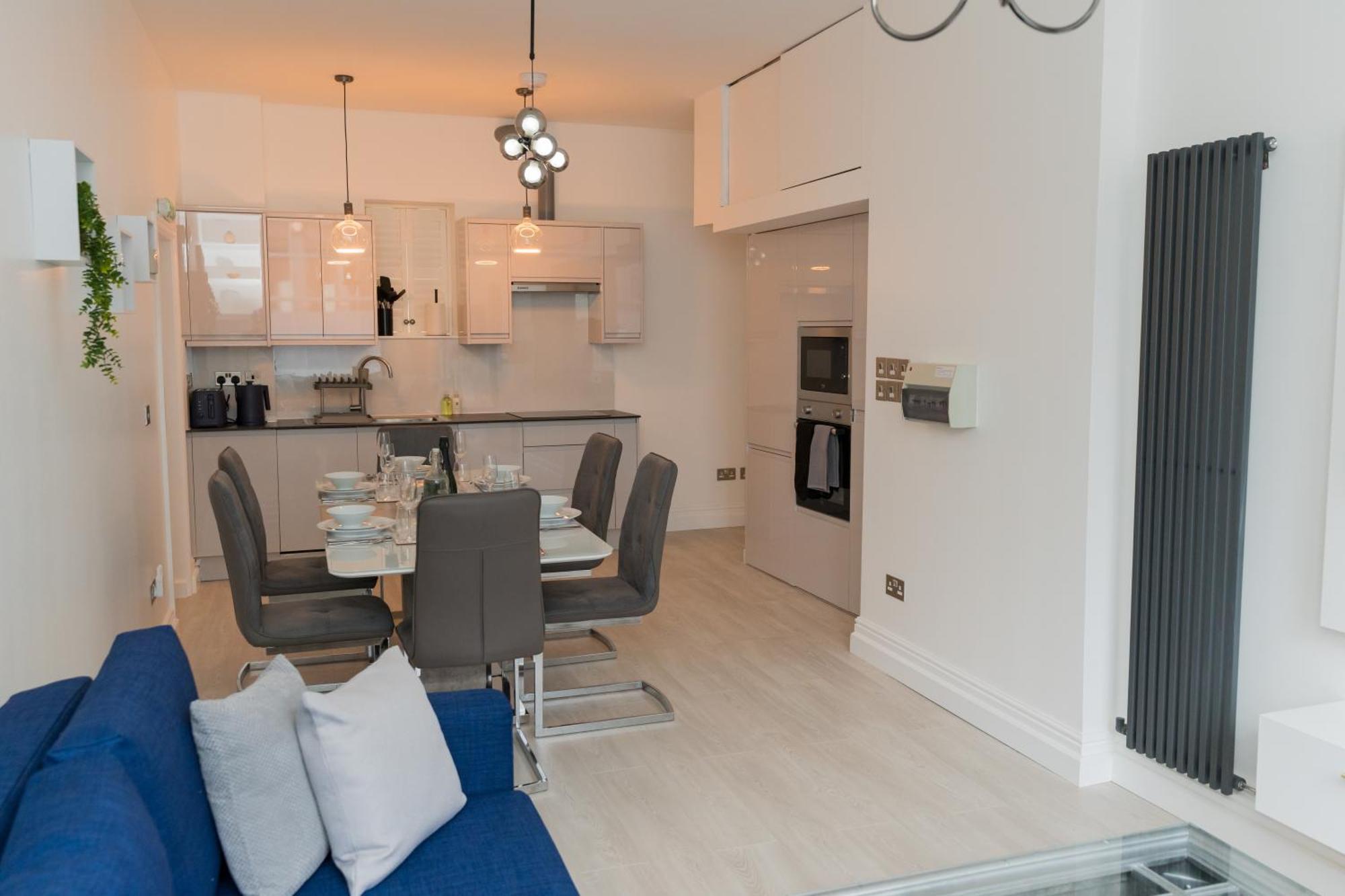 Luxurious 2 Bed Birmingham House Free Parking - Sleeps 6 Leilighet Eksteriør bilde