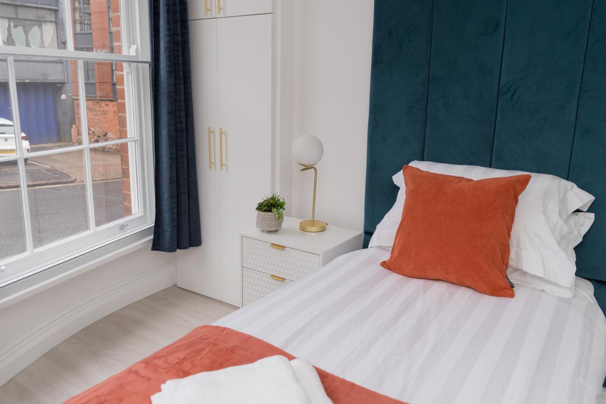 Luxurious 2 Bed Birmingham House Free Parking - Sleeps 6 Leilighet Eksteriør bilde